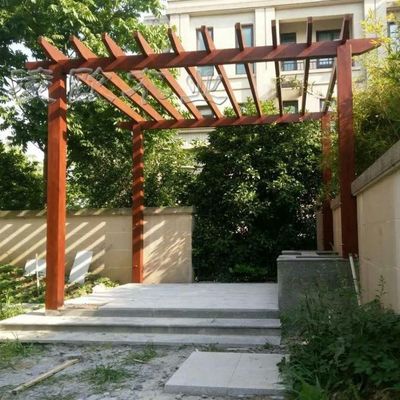 后花園小院葡萄架 防腐木定制與庭院設計融合之美